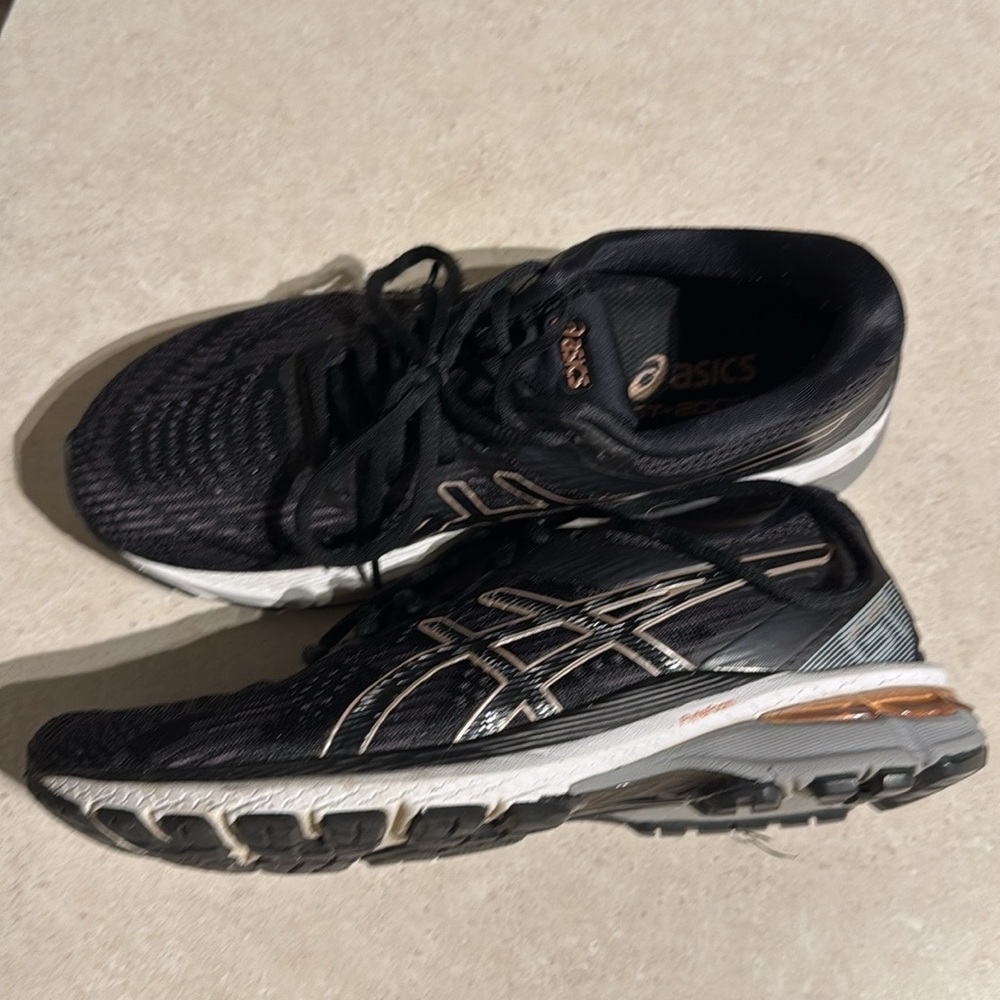 ASICS 2000 GT 8